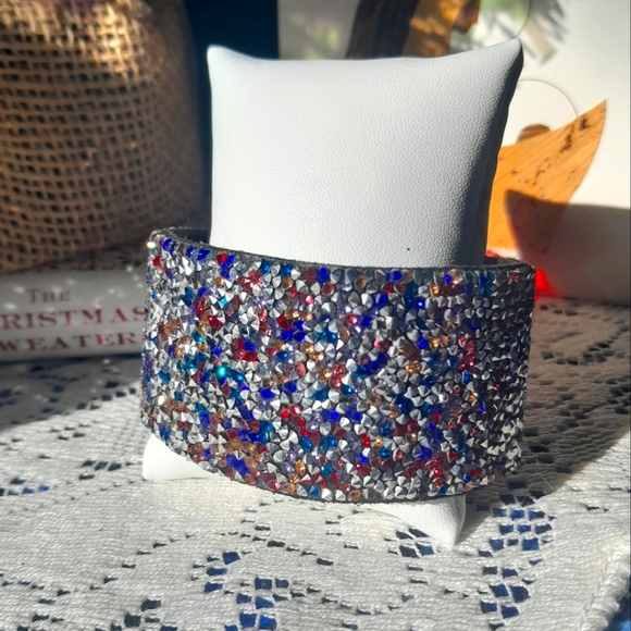 GUESS Colorful Glitter Sparkly Bedazzled Bling Crystal Magnetic Cuff Bracelet - Picture 3 of 11